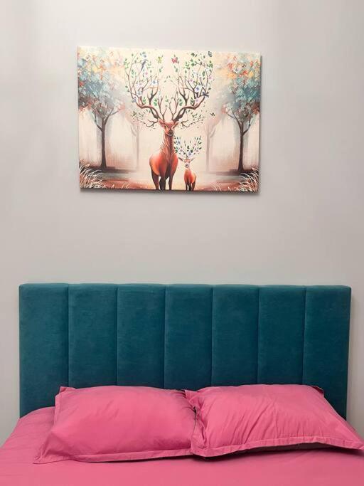 2-Х Комнатная В Золотом Квадрате Apartment Almaty Ngoại thất bức ảnh