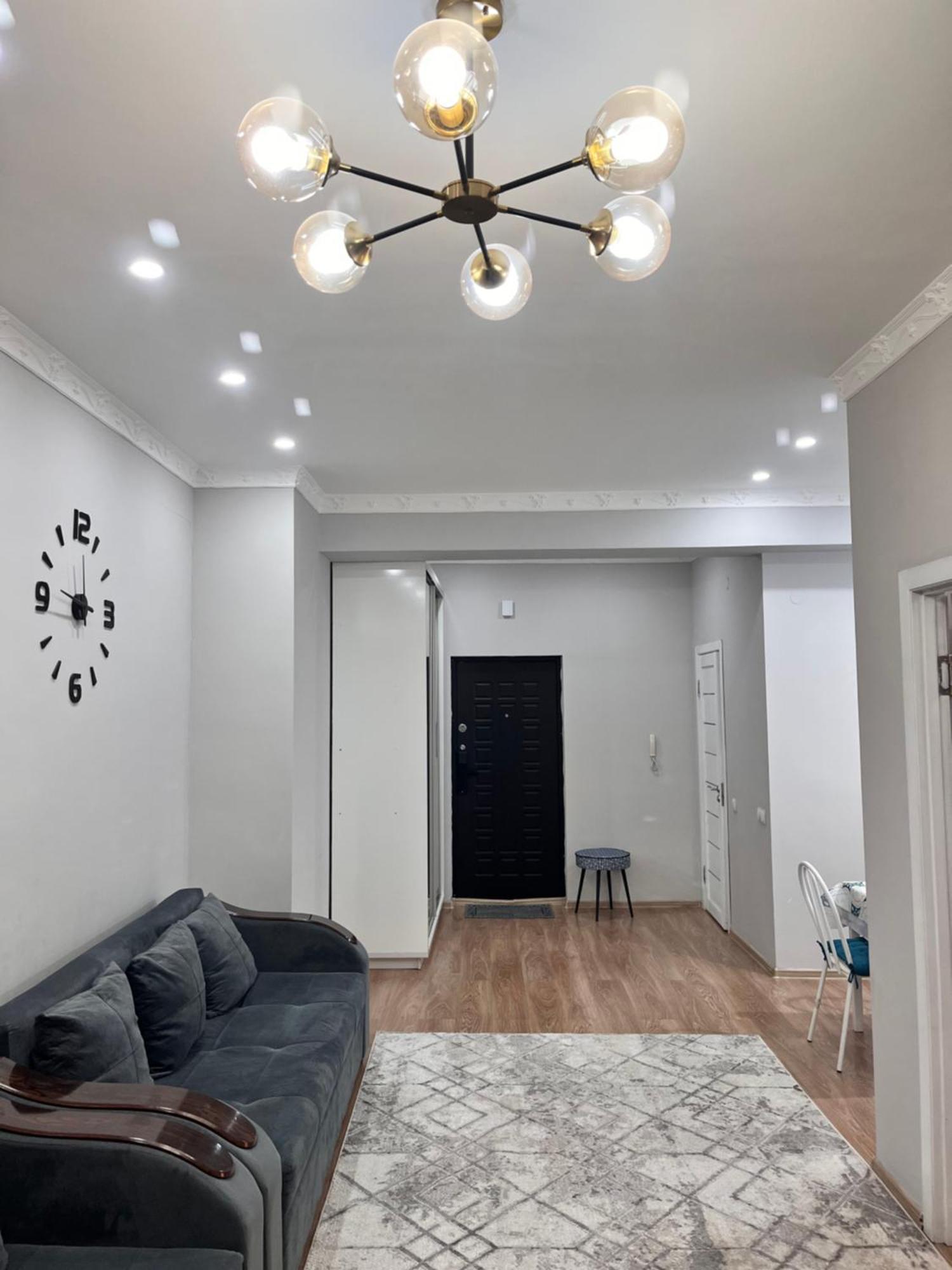 2-Х Комнатная В Золотом Квадрате Apartment Almaty Ngoại thất bức ảnh